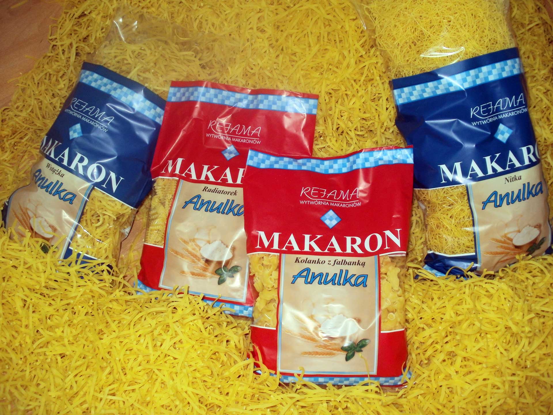 makaronai gamintojas kaspinu verpalų alkūnės šukutės azanka Lenkija